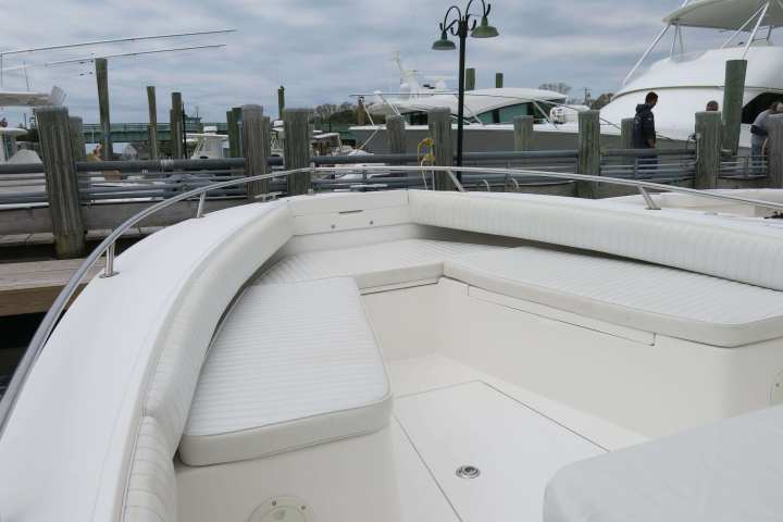 The front seating in the 26' Regulator
